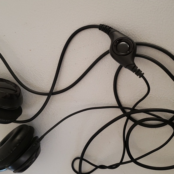 Headset - Picture 2 of 8